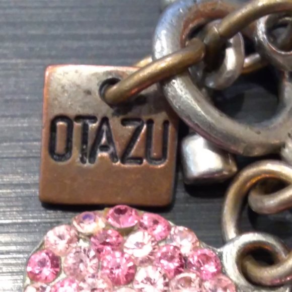 Designer Rodrigo Otazu Swarovski Crystal Charm Bracelet Pink Heart & Flowers - Picture 3 of 4
